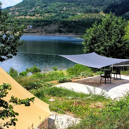 Lakeview Glamping Луксозна палатка